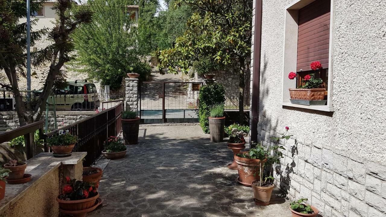 Le Casette Di Civitella La Casa Di Nonna Giulia Civitella Del Lago Exterior foto